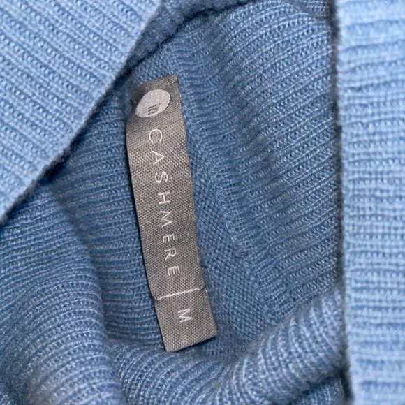 Blue cashmere turtleneck sweater - Picture 6 of 6